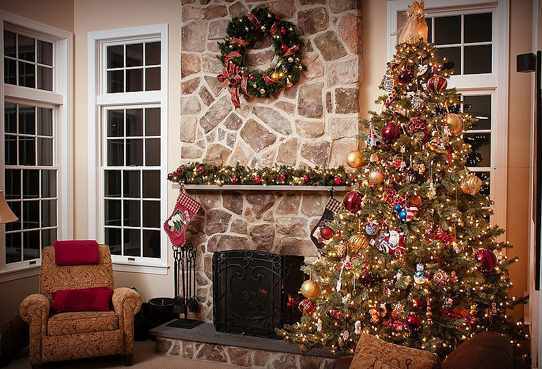 111801 XMAS TREE WITH POT PLASTIC, 1.2MTR HEIGHT